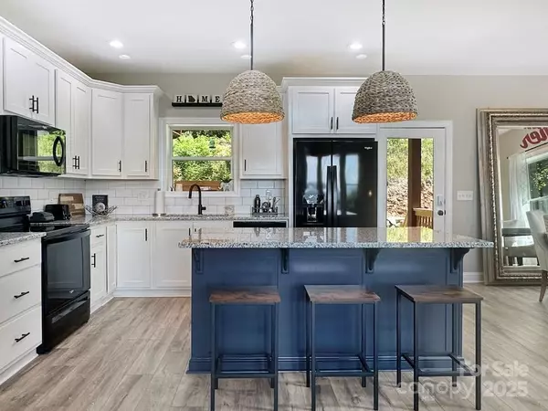 Bryson City, NC 28713,1105 Falls View DR