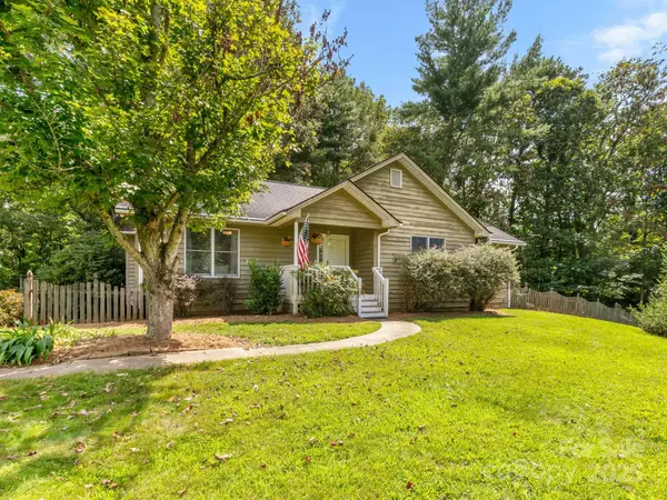 1 Clarks Chapel Ridge RD, Weaverville, NC 28787