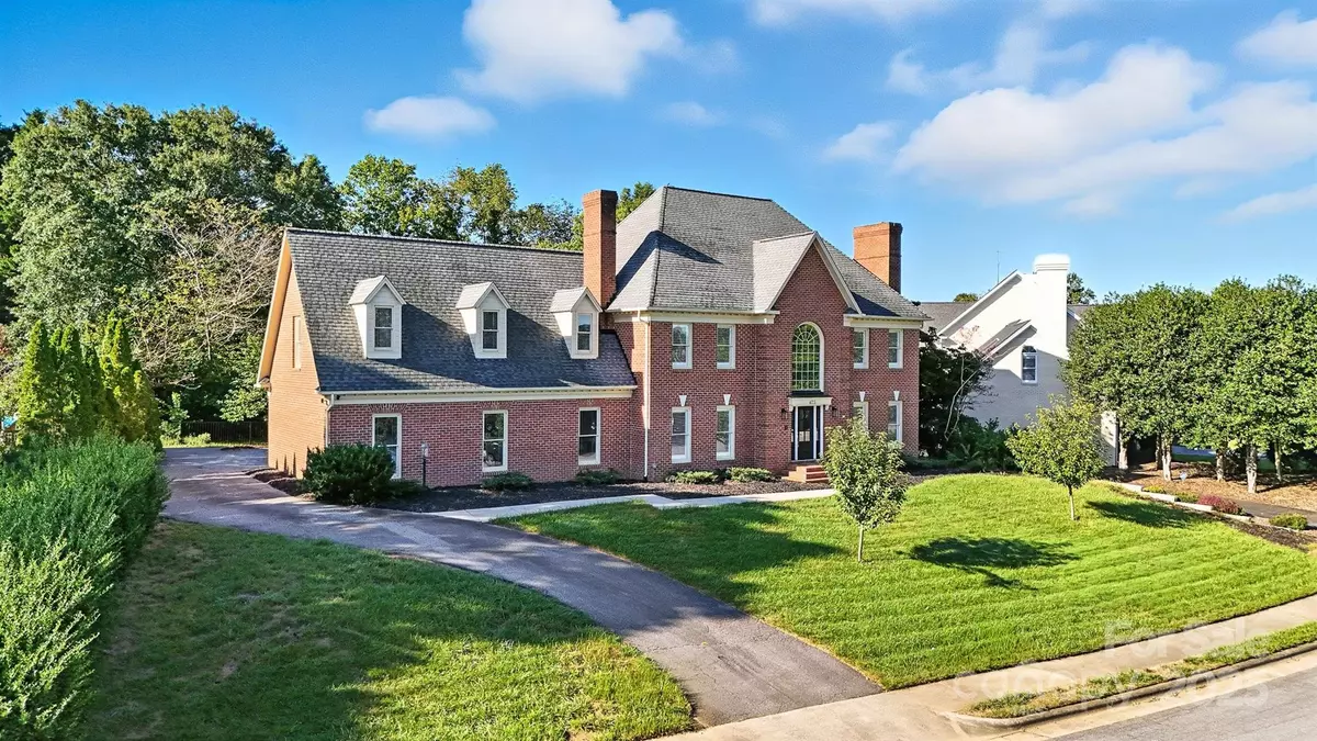 Hickory, NC 28601,475 44th DR NW
