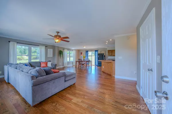 Leicester, NC 28748,44 Crystal View WAY