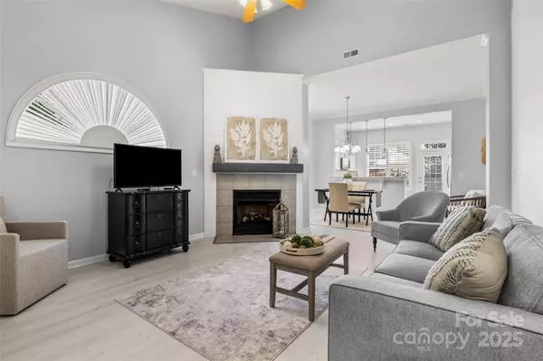 Tega Cay, SC 29708,526 Pine Links DR