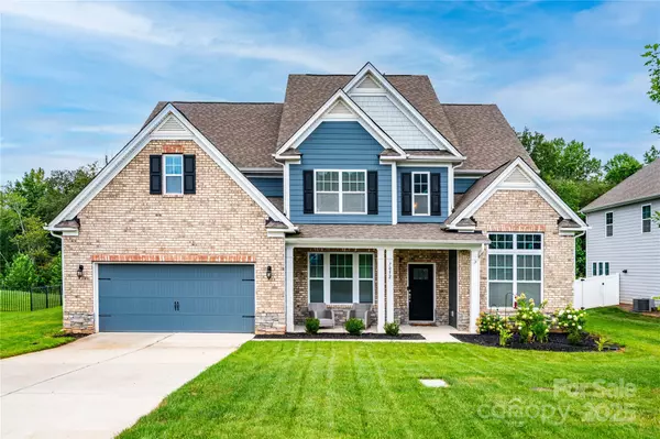 7052 Barnstone CT, Denver, NC 28037