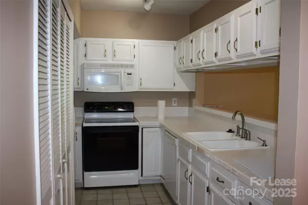 Cornelius, NC 28031,19827 Henderson RD #L