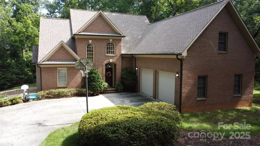 106 Rebel RUN, Morganton, NC 28655