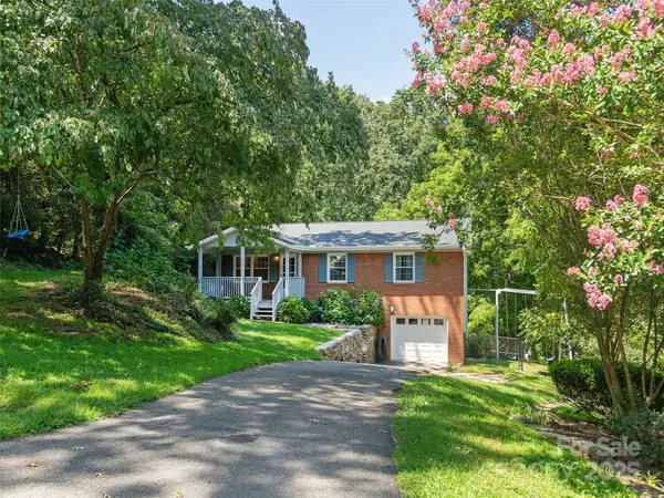 21 Laurel Park DR, Arden, NC 28704
