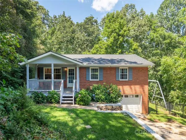 Arden, NC 28704,21 Laurel Park DR