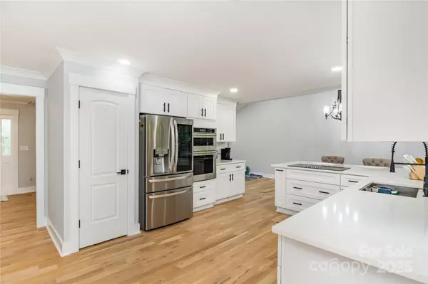 Charlotte, NC 28215,4501 Brookwood RD