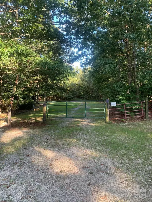 2572 Archer DR, Newton, NC 28658