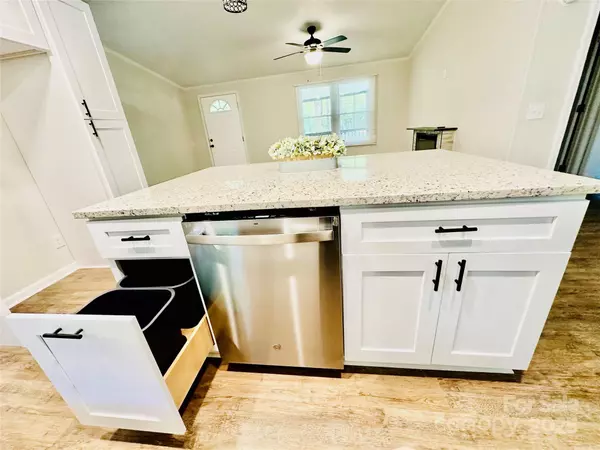 Cleveland, NC 27013,208 James DR