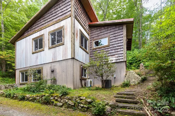 212 Yates AVE, Black Mountain, NC 28711
