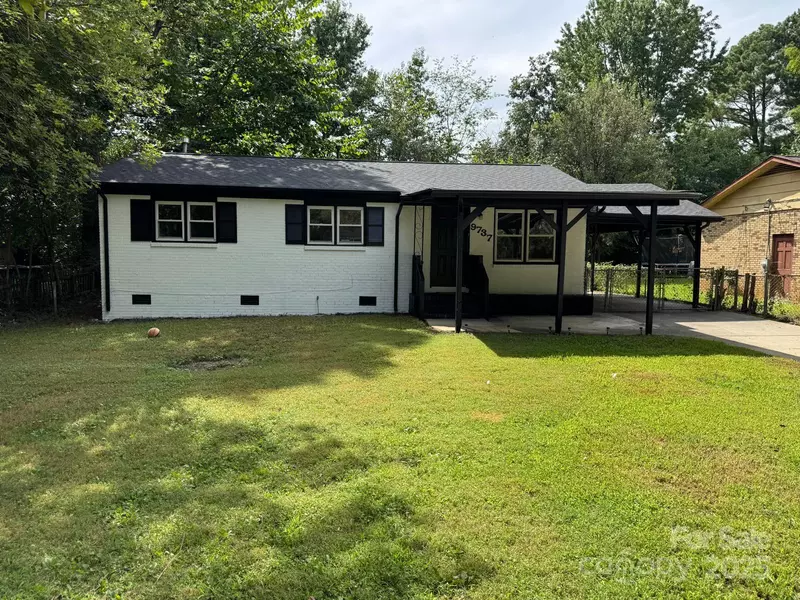 9737 Feldbank DR, Charlotte, NC 28216
