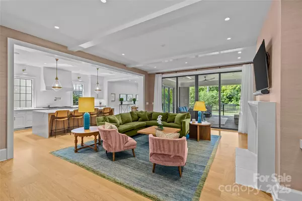 Charlotte, NC 28209,1728 Jameston DR