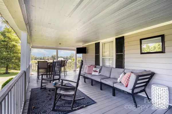 Mooresboro, NC 28114,1002 Steel Bridge RD