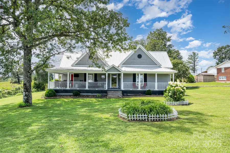 1002 Steel Bridge RD, Mooresboro, NC 28114