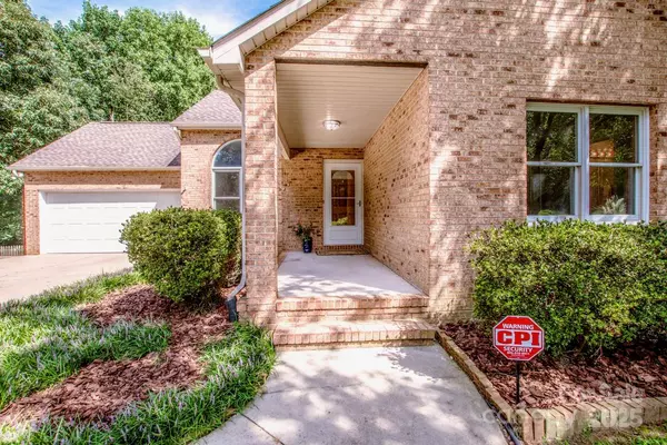 Mooresville, NC 28117,152 Kingfisher DR