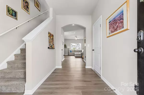 Charlotte, NC 28215,5220 Belstone LN