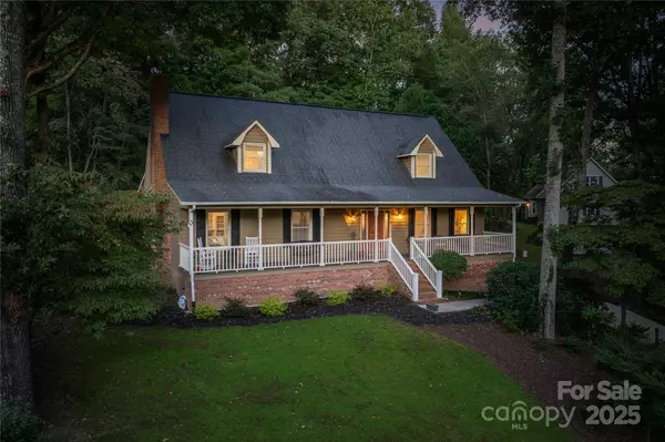1010 Wellington CT, Lenoir, NC 28645