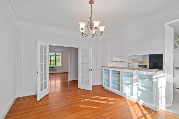 Charlotte, NC 28202,301 W 10th ST #502