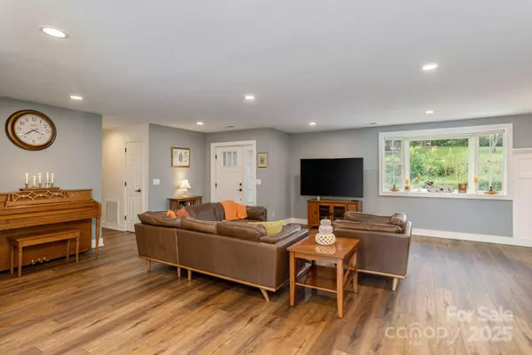 Hendersonville, NC 28739,56 Beaumont DR