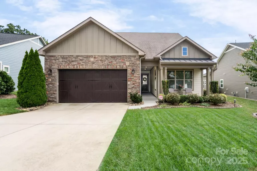7210 Hanging Rock CT, Denver, NC 28037