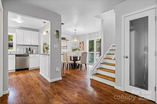 Tega Cay, SC 29708,6027 Windjammer DR