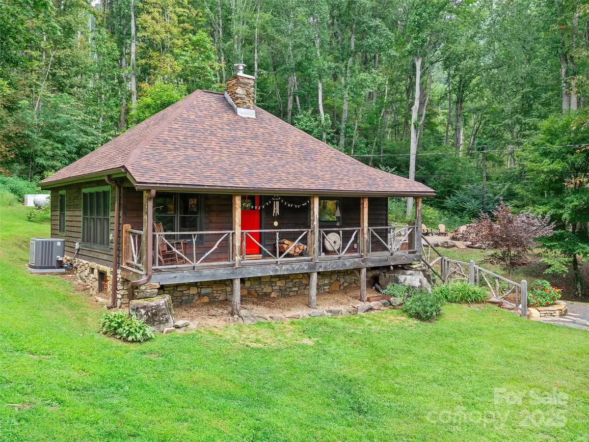 Bakersville, NC 28705,29 Redbud LN