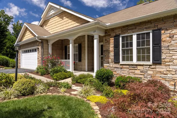 124 Old Pasture WAY, Hendersonville, NC 28739