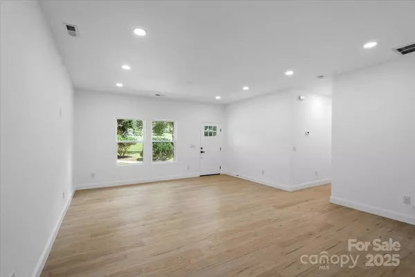 Lincolnton, NC 28092,3156 Long Shoals RD