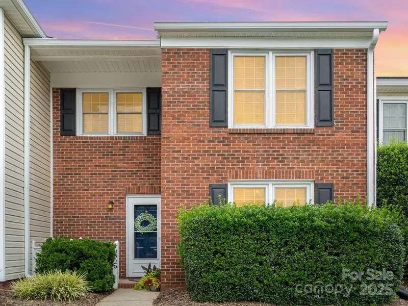 10929 Winterbourne CT, Charlotte, NC 28277