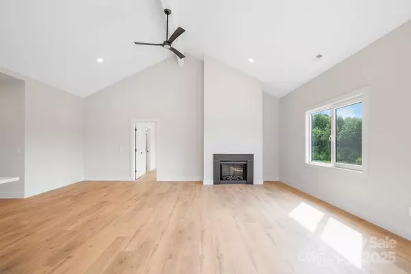 Lincolnton, NC 28092,681 S Grove ST