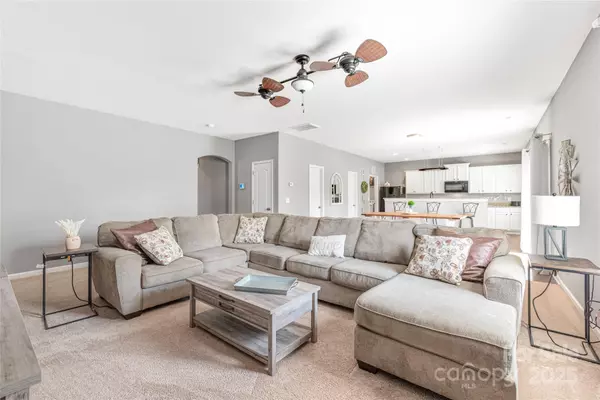 Charlotte, NC 28214,8207 Paw Valley LN