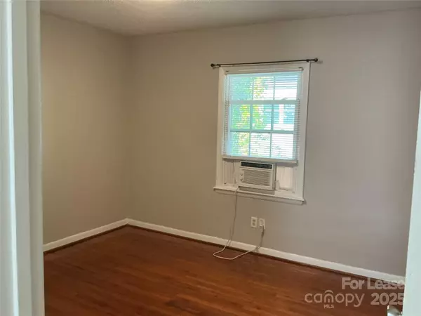 Charlotte, NC 28208,218 Grandin RD #2