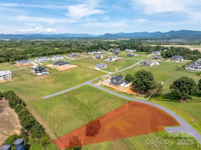 202 Soapstone TRL #68, Mills River, NC 28759