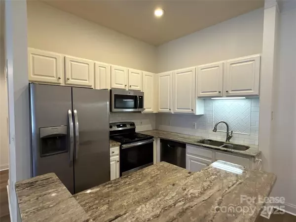 Charlotte, NC 28202,719 Garden District DR