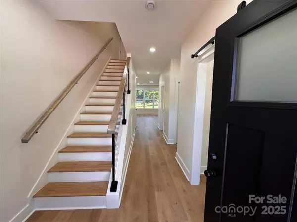 Hickory, NC 28602,3920 Cherry Grove DR