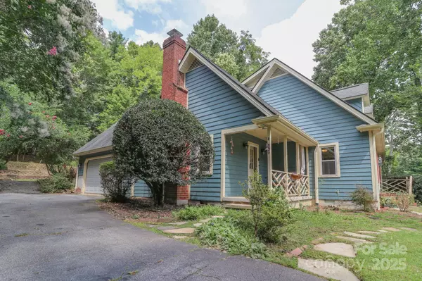 Hendersonville, NC 28739,165 Indian Woods TRL