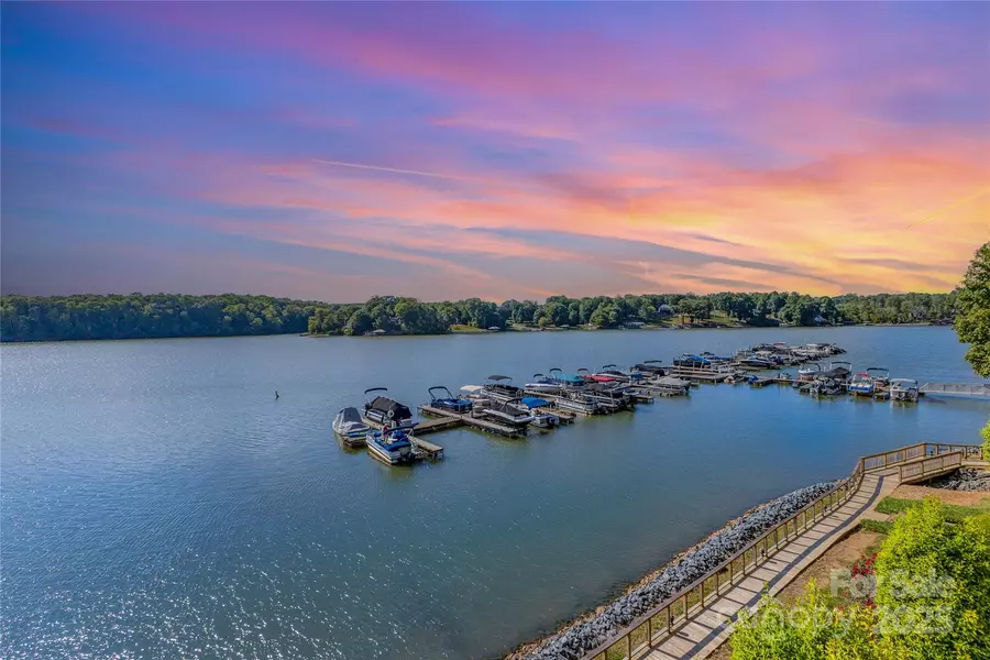 7332 Lake Front DR #6, Charlotte, NC 28278