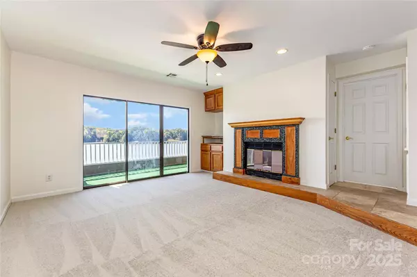 Charlotte, NC 28278,7332 Lake Front DR #6