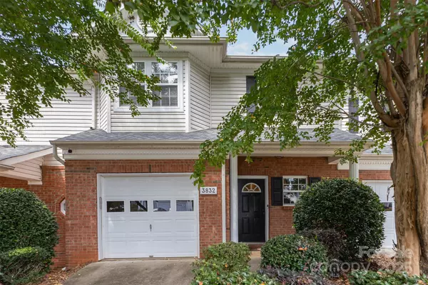 Charlotte, NC 28269,3832 Thomas Ridge DR