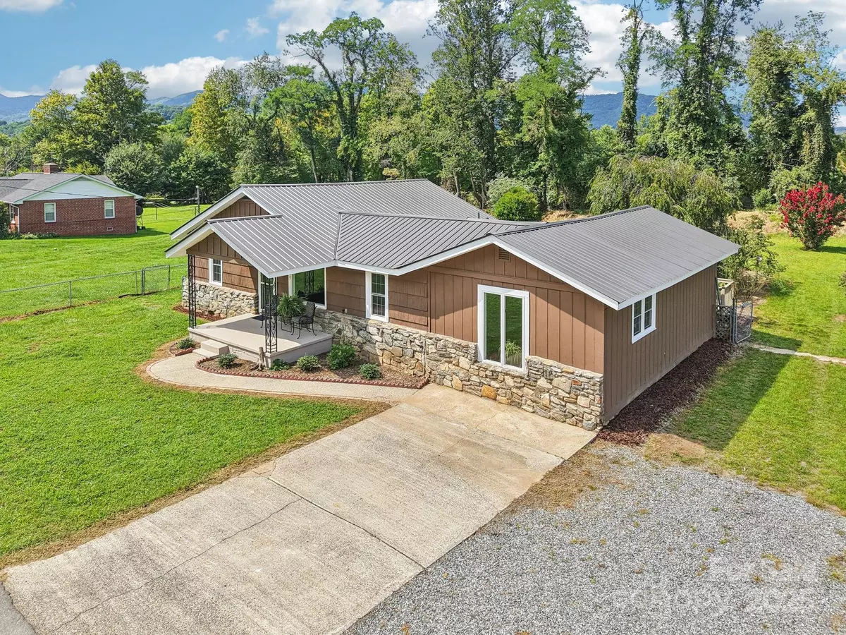 Waynesville, NC 28786,55 Polk ST