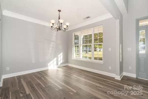 Hickory, NC 28602,1457 Jc Raulston CT