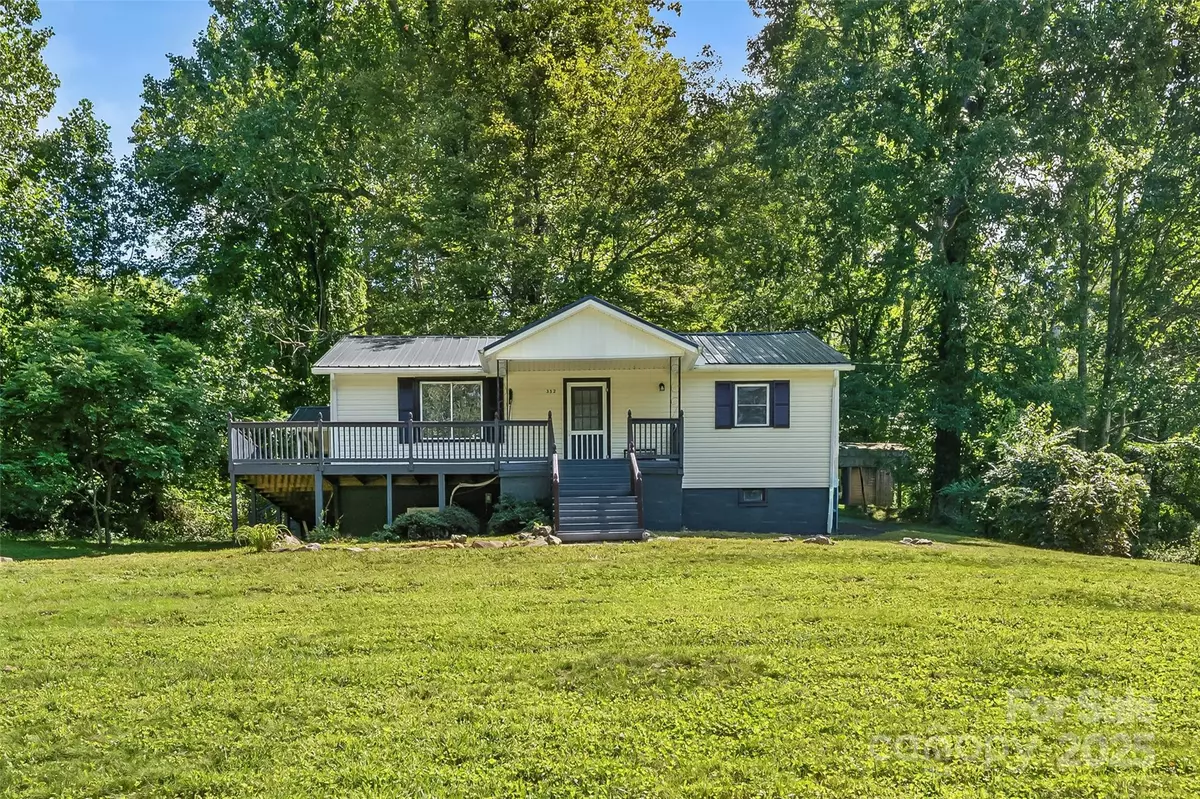 Spruce Pine, NC 28777,352 Jakes Branch RD