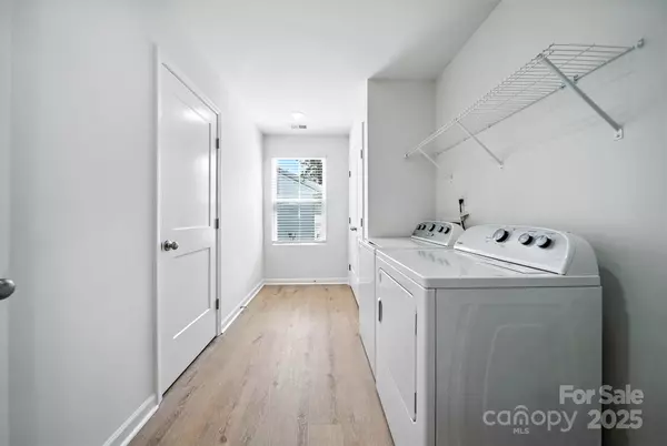 Hickory, NC 28602,3321 15th AVE SW