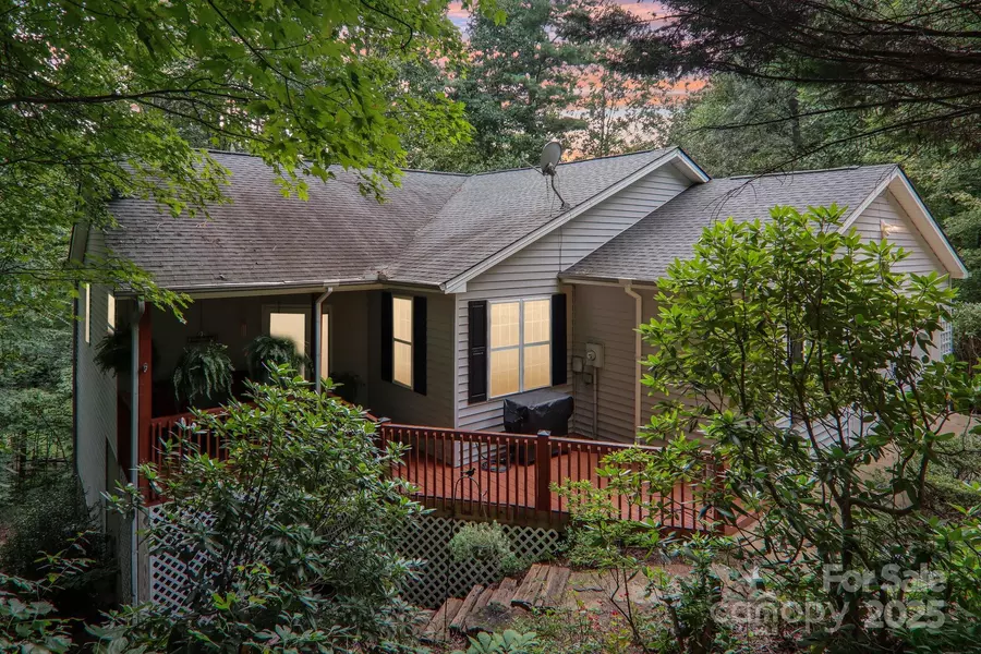 702 Cinnamon WAY, Flat Rock, NC 28731