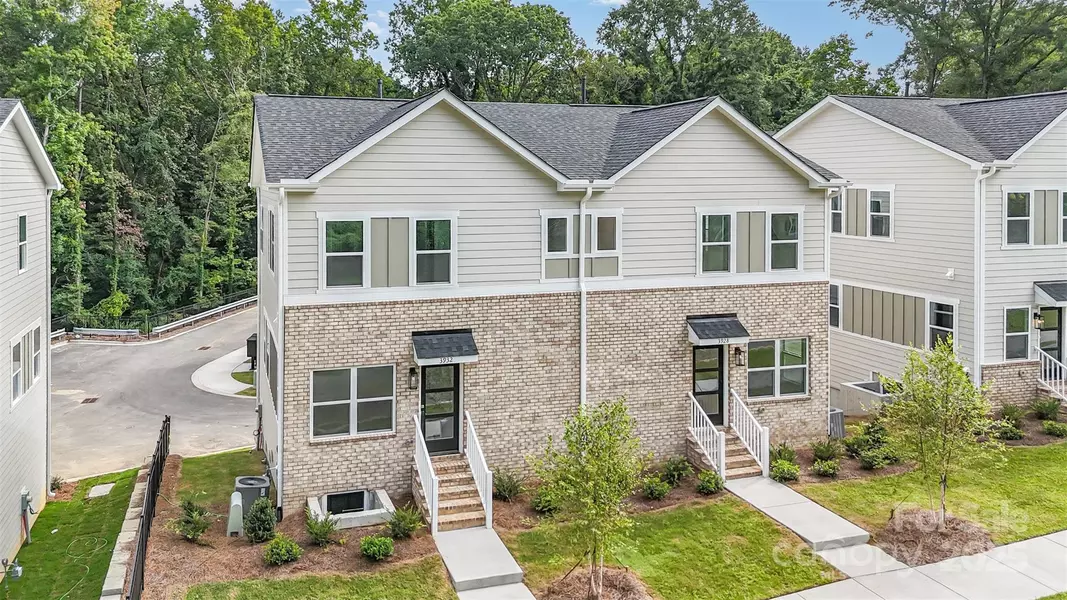 3932 Hager DR, Charlotte, NC 28208