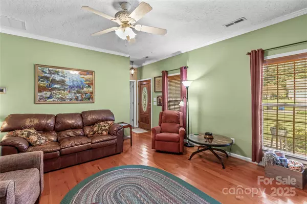 Cleveland, NC 27013,107 Chasse CT