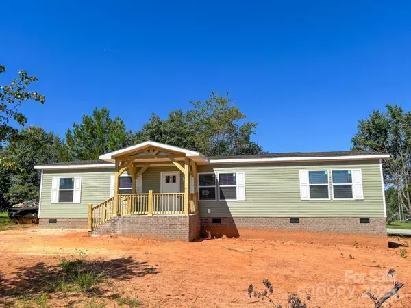 2127 Quarter Crest DR, Newton, NC 28658