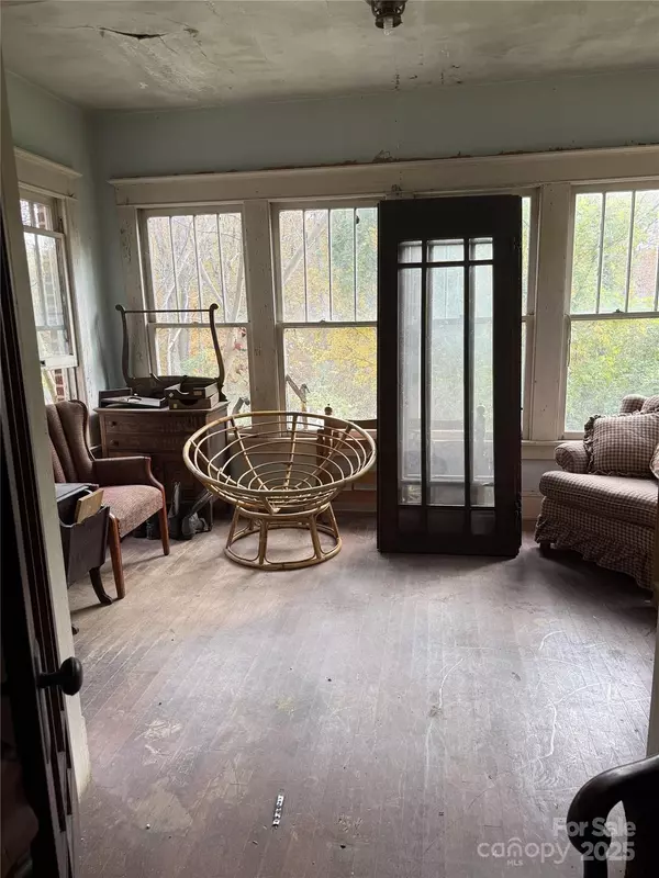 Statesville, NC 28677,129 Draughn DR