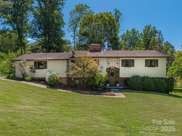85 Dawn LN, Canton, NC 28716