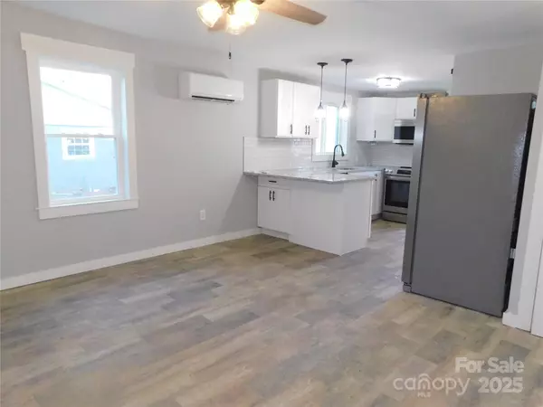 Gastonia, NC 28052,810 Marve ST